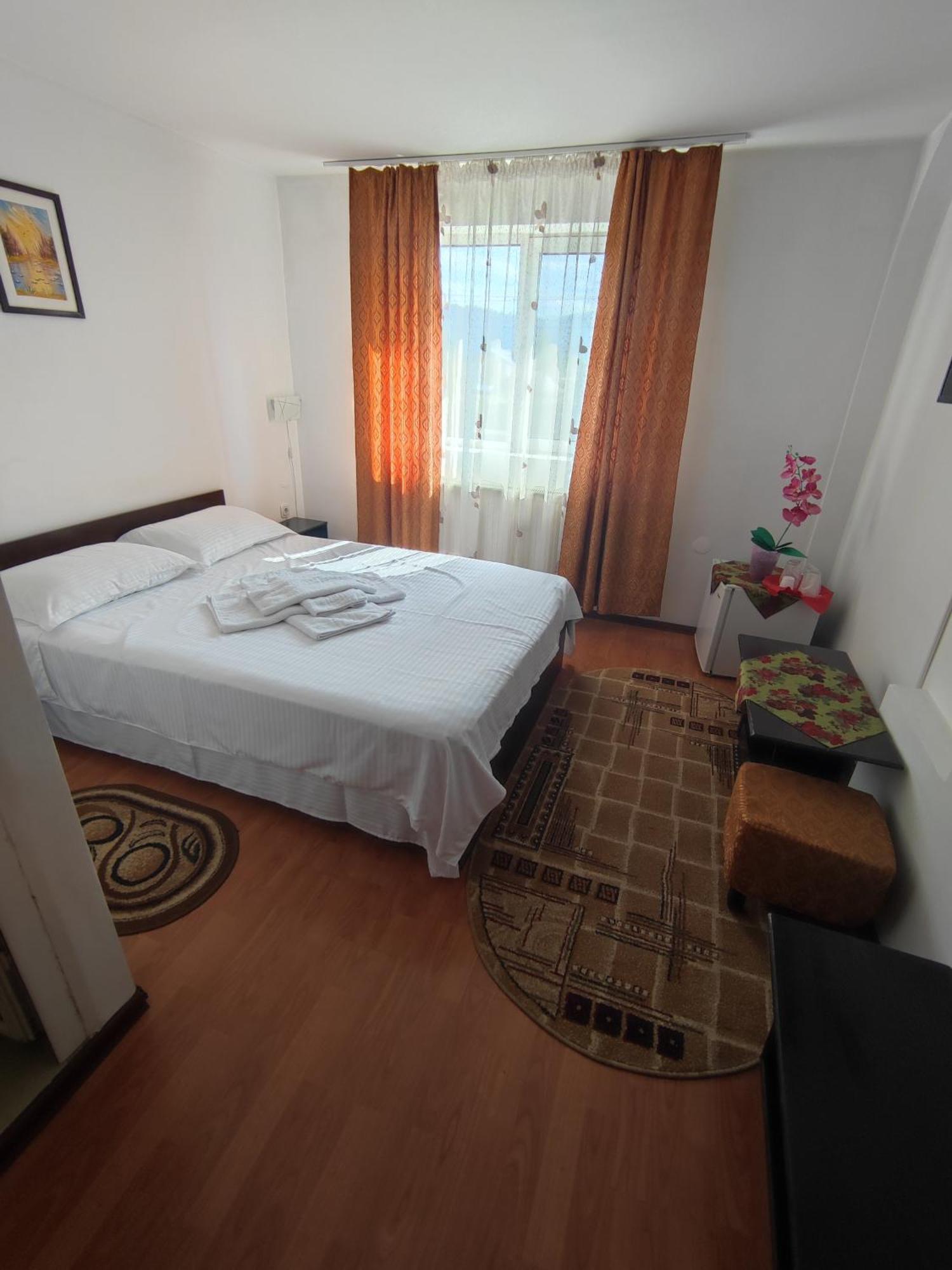 Camere De Inchiriat Edelweiss Dumbrava Rosie Bagian luar foto